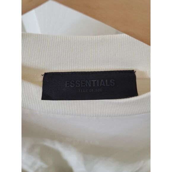FEAR OF GOD - ESSENTIALS CORE LONG SLEEVE TEE - CLOUD DANCER - M NWT - Picture 3 of 11